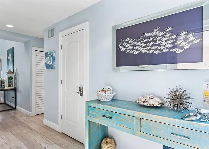 Apartment Beachside I Stunning Views Walk Everywhere