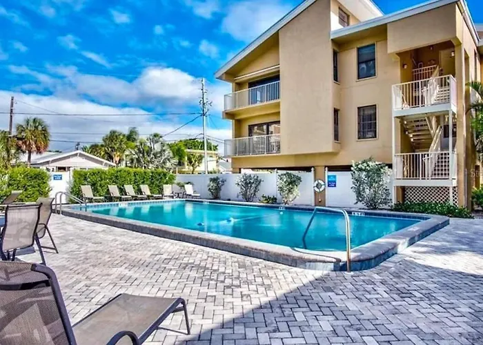 Apartment Beachside I Stunning Views Walk Everywhere